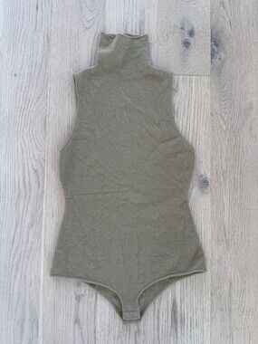 Zara Turtleneck Sleeveless Tank Top Women’s Medium Beige Soft Shirt Top Bodysuit